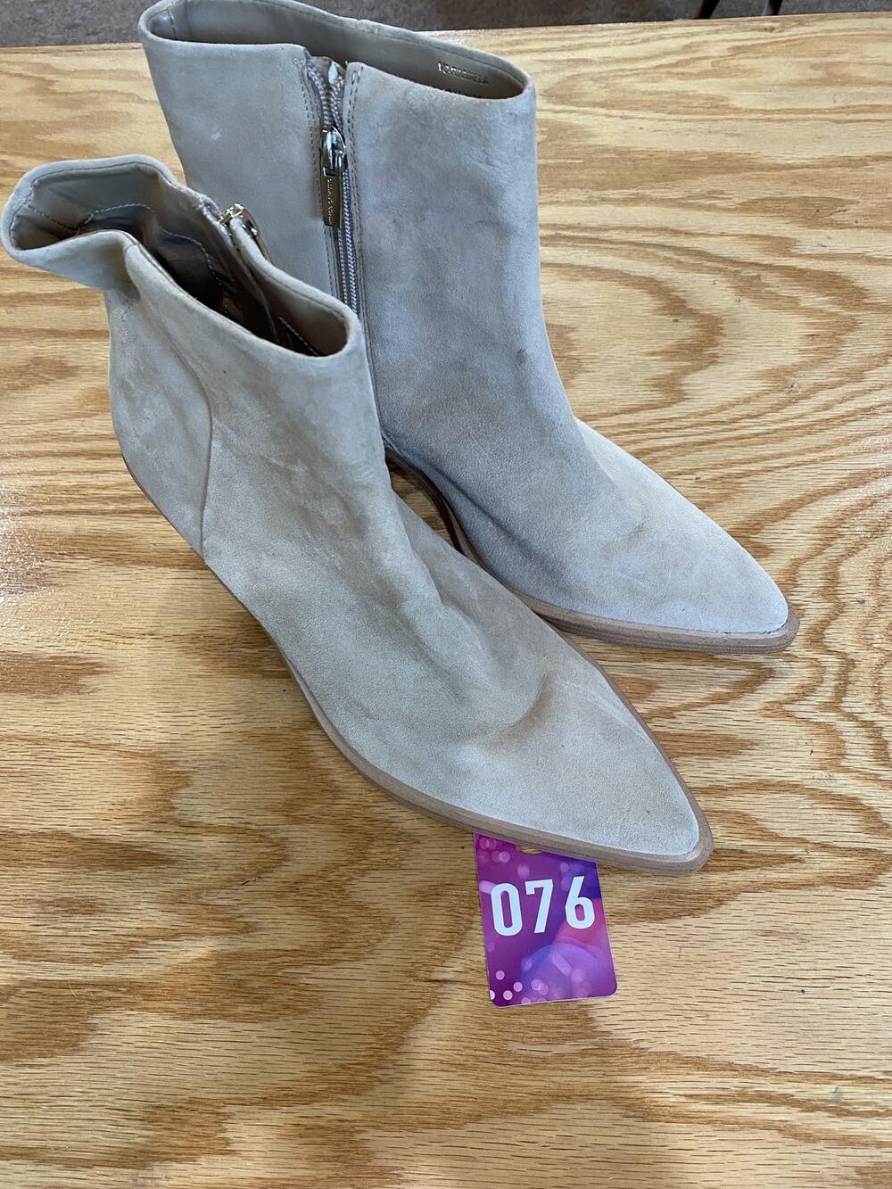 Vince Camuto Rinvalla Women's 11 M Beige Leather Side Zip Block Heel Ankle Boots